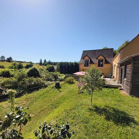 Bonbon Chambre D'Hotes Bed & Breakfast Saint-Julien-de-Lampon Exterior photo